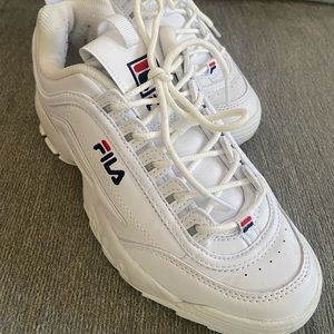 FILA DISRUPTOR II PREMIUM SNEAKER - WOMEN'S SIZE 6